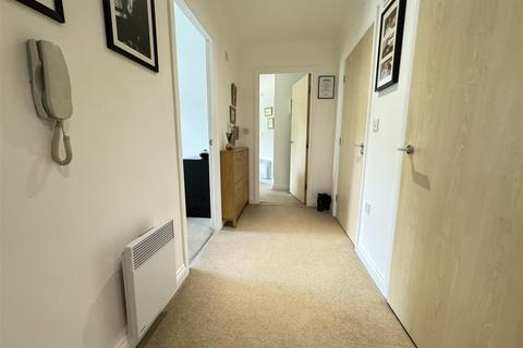 2 bedroom apartment for sale, Oakwood Gardens, Halifax HX2