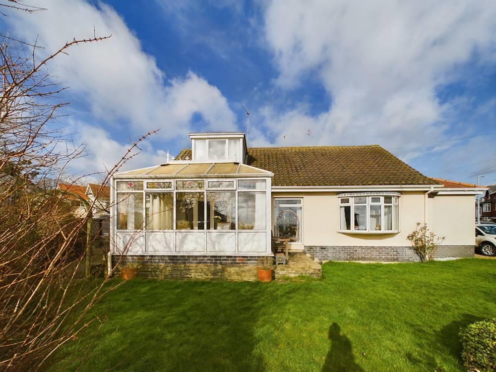 Trafalgar Crescent, Bridlington 4 bed detached bungalow £450,000
