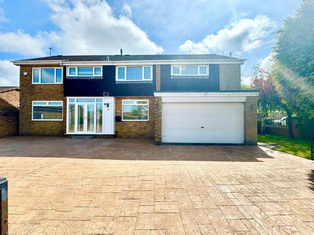 Hall Drive, Middlesbrough 5 bed detached house for sale £285,000