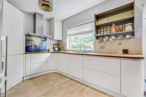 3 The Close, Richmond, TW9 4QW