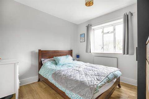 3 bedroom flat for sale, Aubyn Square, Putney, SW15