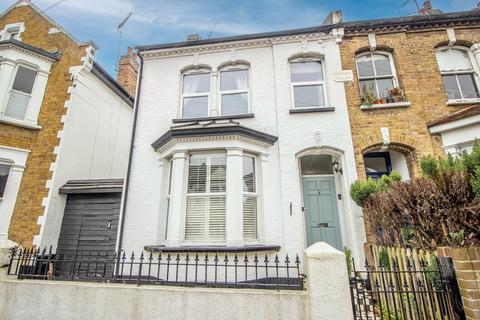 2 bedroom flat for sale, Hadleigh Road, Westcliff-on-Sea SS0