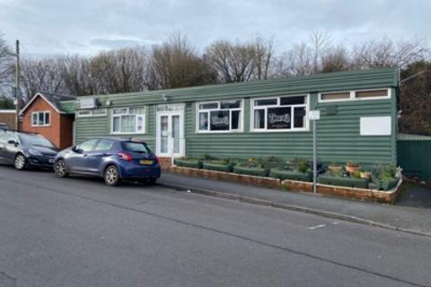 Bar and nightclub for sale, Dave's Bar, Station Approach, Andover, Hampshire, SP10 3HW
