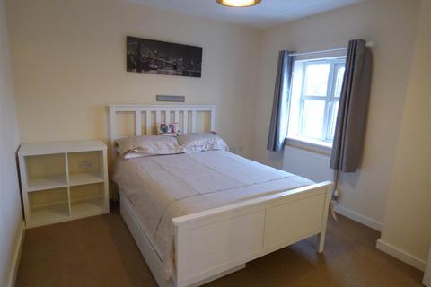 3 bedroom townhouse to rent, Panama Road, Horninglow DE13