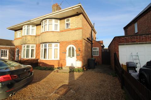 2 bedroom semi-detached house to rent, Fulbridge Road, Peterborough