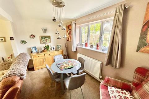 1 bedroom flat for sale, Calne Road, Lyneham, Chippenham