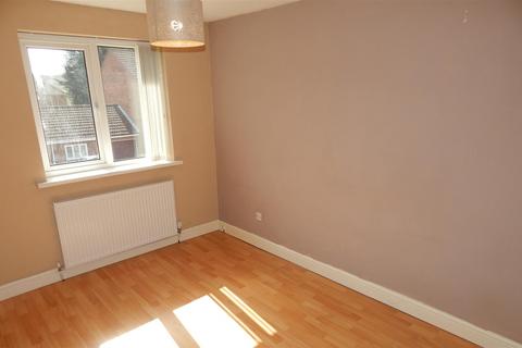 3 bedroom end of terrace house to rent, Spetchley Close, Redditch