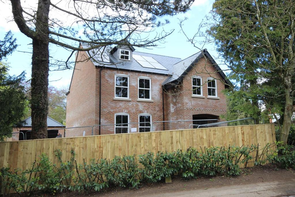 Main Street, Elloughton 5 bed detached house for sale £850,000