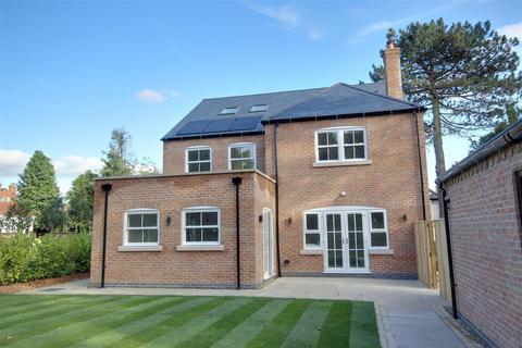 5 bedroom detached house for sale, Main Street, Elloughton