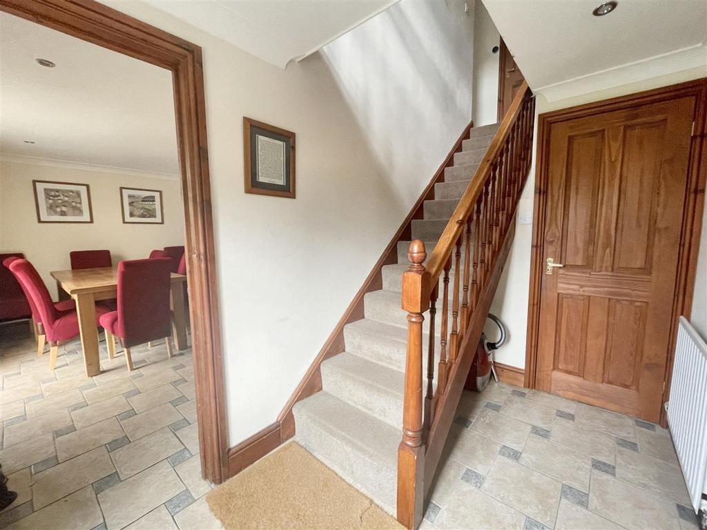 Glen Road 3 bed detached house for sale £385,000