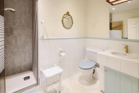 1 Tregarthen Place, Leatherhead, KT22 7XL