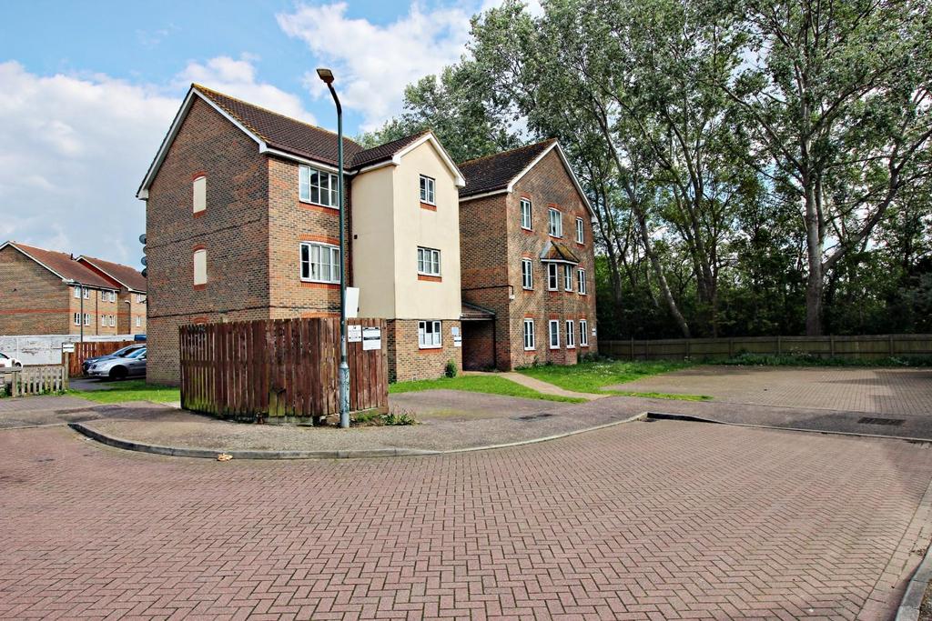 Redbourne Drive, Thamesmead 2 bed flat £185,000