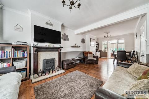 4 bedroom semi-detached house for sale, The Drive, Erith