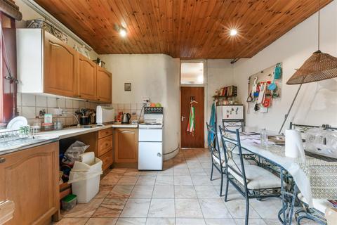 55 Replingham Road, London, SW18 5LU