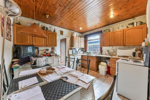 55 Replingham Road, London, SW18 5LU