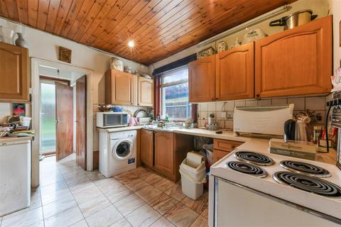 55 Replingham Road, London, SW18 5LU