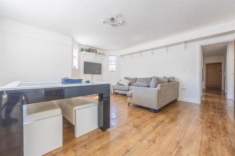 3 bedroom apartment for sale, VALKYRIE ROAD, Westcliff-On-Sea