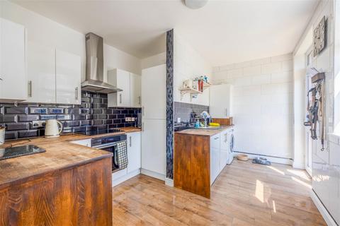 3 bedroom apartment for sale, VALKYRIE ROAD, Westcliff-On-Sea