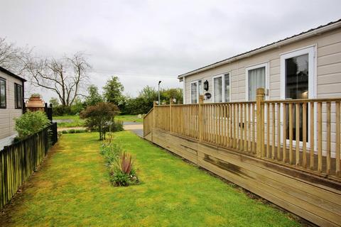 2 bedroom mobile home for sale, London Road, Willingham St. Mary, Beccles