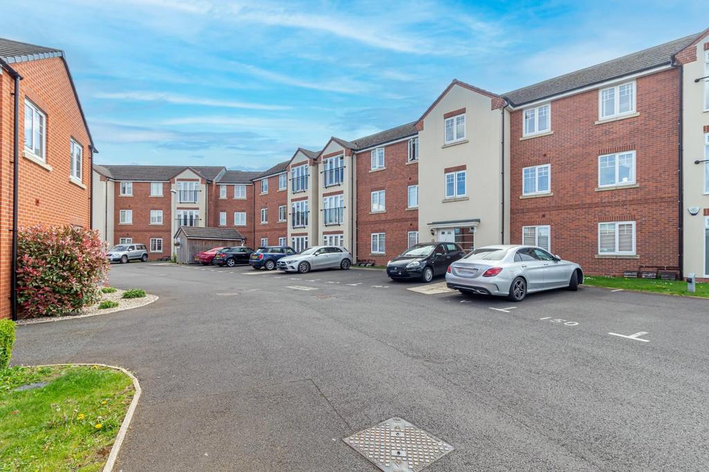 Fussell Way, Wollaston, Stourbridge... 2 bed apartment for sale £180,000