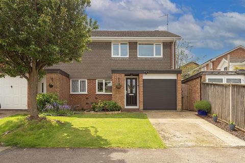 22 Barrons Row, Harpenden, AL5 1SD