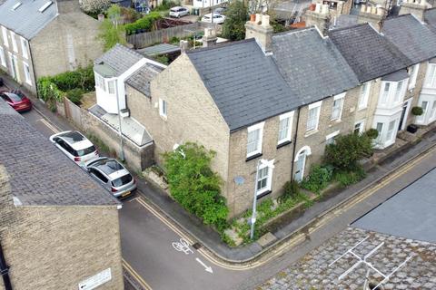 4 bedroom end of terrace house for sale, Trafalgar Street, Cambridge