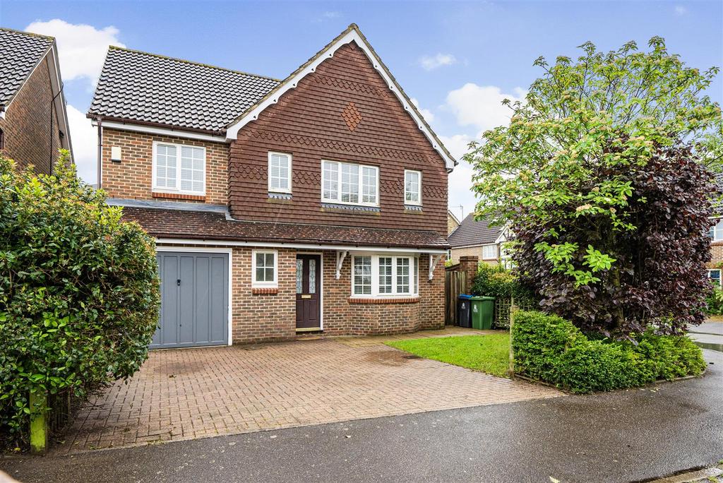 Northweald Lane, Kingston Upon Thames... 5 bed detached house £4,850
