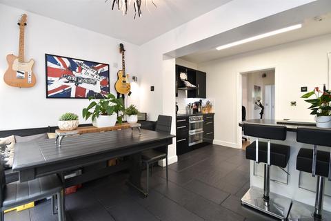 13 Blacksmiths Field, Crowhurst, Battle, TN33 9AX