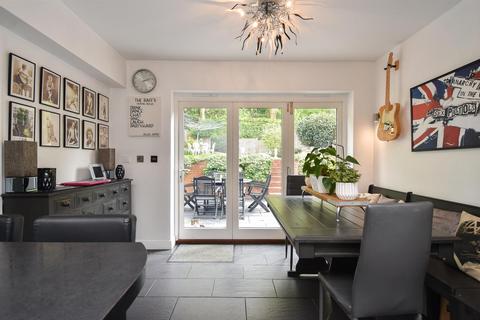 13 Blacksmiths Field, Crowhurst, Battle, TN33 9AX