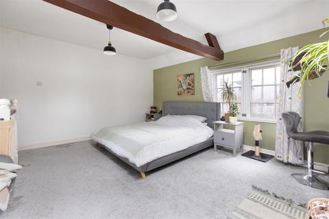 15 Newtown, Trowbridge, BA14 0BA