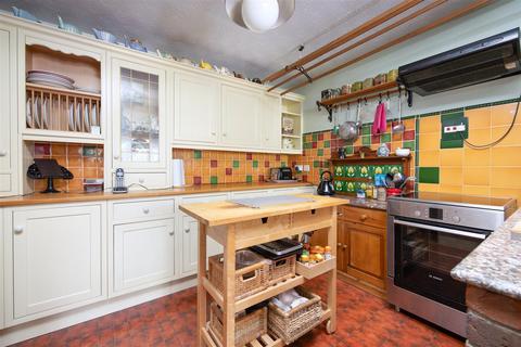 33 Oak Drive, North Bradley, Trowbridge, BA14 0SW
