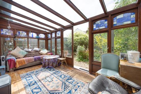 33 Oak Drive, North Bradley, Trowbridge, BA14 0SW
