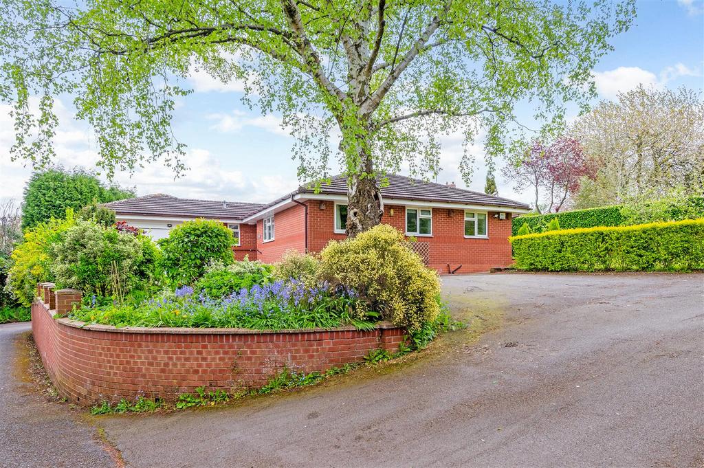 Inn Lane, Hartlebury, Kidderminster 3 bed detached bungalow for sale