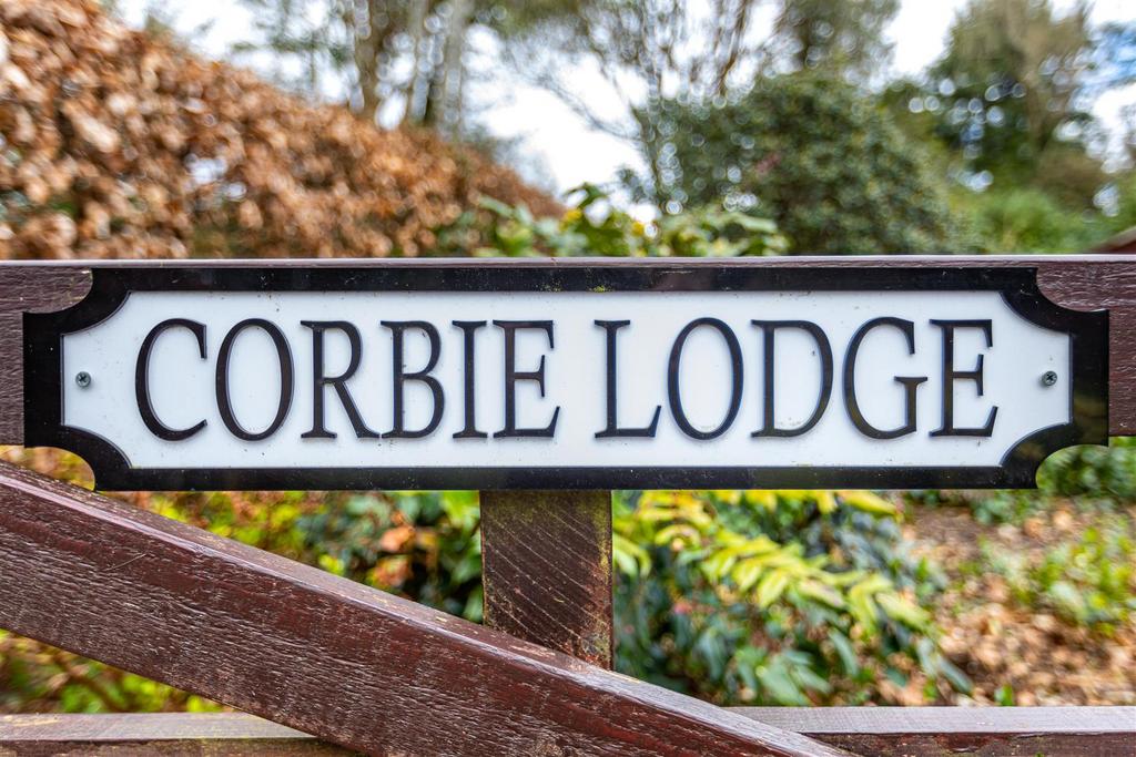 Corbie Lodge Ashkirk 02.JPG