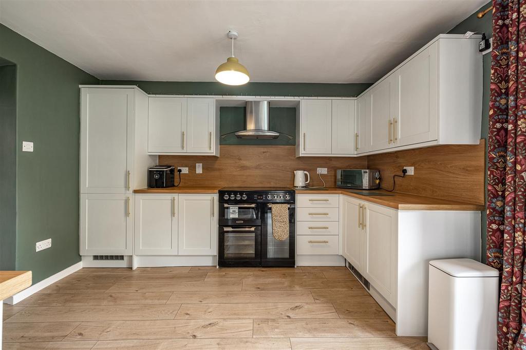 8 Roxburgh Street Galashiels 15.JPG