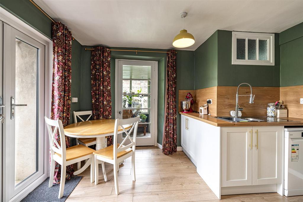 8 Roxburgh Street Galashiels 17.JPG