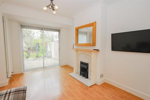 3 bedroom semi-detached house for sale, Kings Close, Crayford