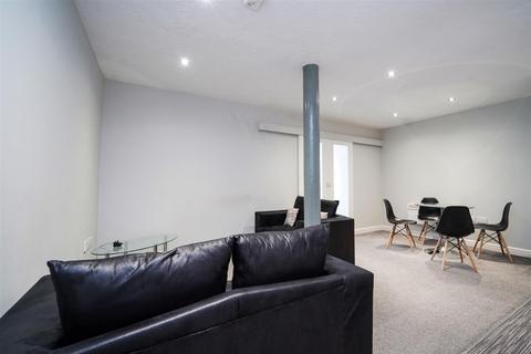 2 bedroom apartment to rent, Victoria Mill, Manchester