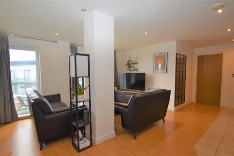 2 bedroom apartment to rent, X Q 7 Building, Salford, M5 3FY