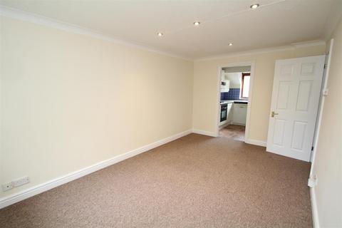 2 bedroom flat to rent, Quarry Road, Swindon