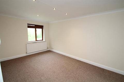 2 bedroom flat to rent, Quarry Road, Swindon