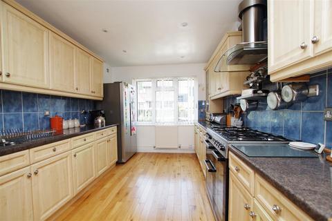 4 bedroom semi-detached house for sale, Benwell Close, Swindon SN5