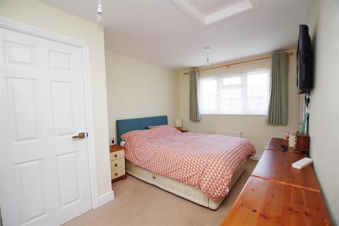 30 Benwell Close, Westlea, Swindon, SN5 7BY