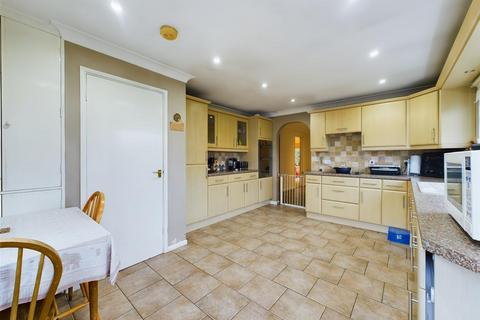 4 bedroom detached bungalow for sale, Norwich Road, Swaffham