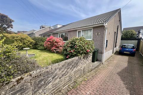 2 bedroom semi-detached bungalow for sale, Ashlar Grove, Bradford BD13