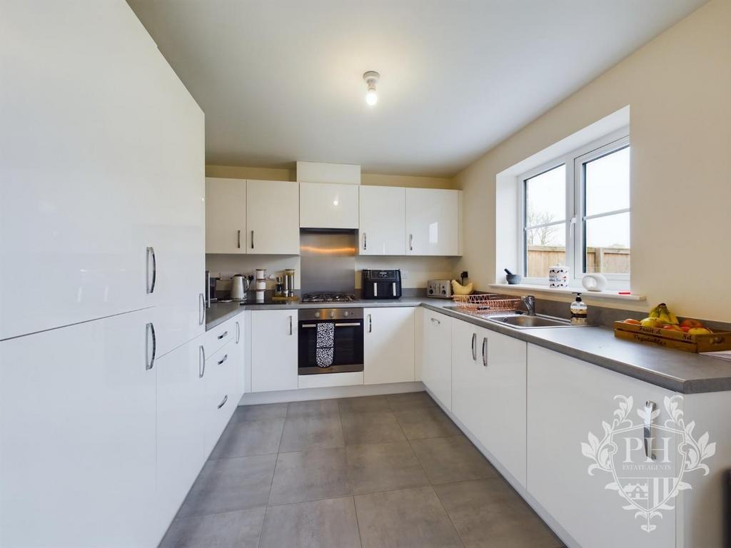 Maplewood Drive, Middlesbrough 3 bed detached house for sale £190,000