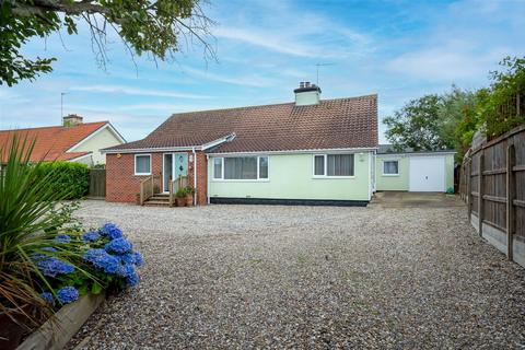 4 bedroom detached bungalow for sale, Cliff Lane, Gorleston