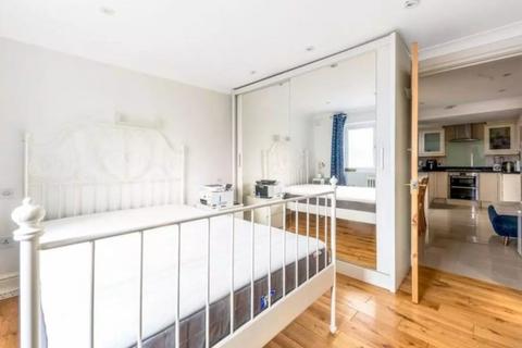 2 bedroom flat for sale, Ravensbourne Road Bromley BR1