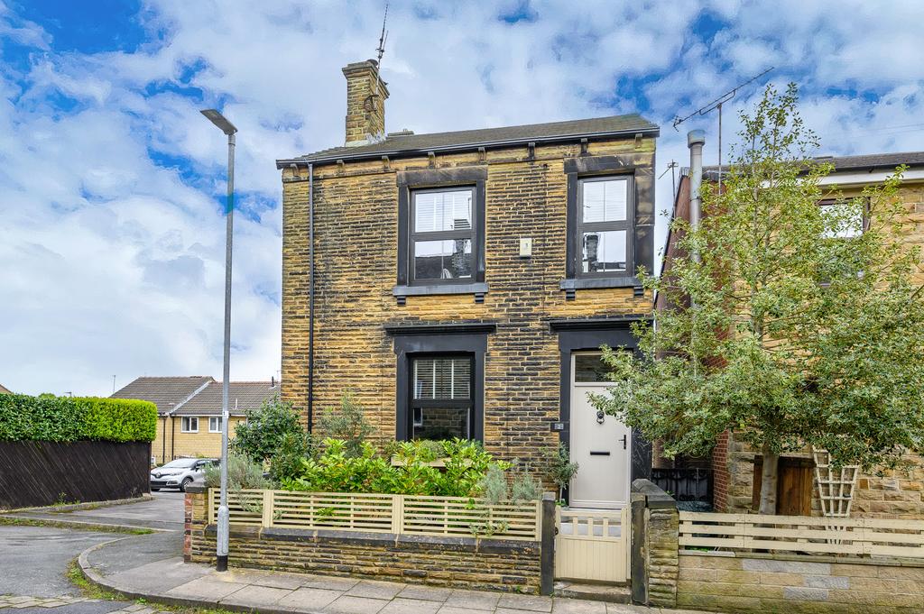 Foster Street, Morley, LS27 3 bed detached house for sale £320,000
