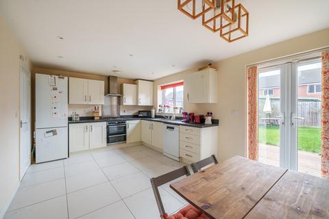 3 bedroom detached house to rent, Rosehip Close, Pershore, Worcestershire
